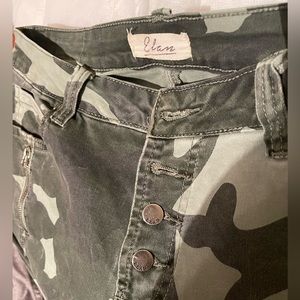 Camouflage pants, button up